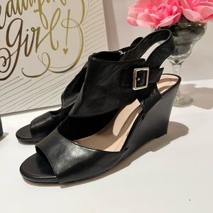 VINCE CAMUTO WEDGE SANDALS